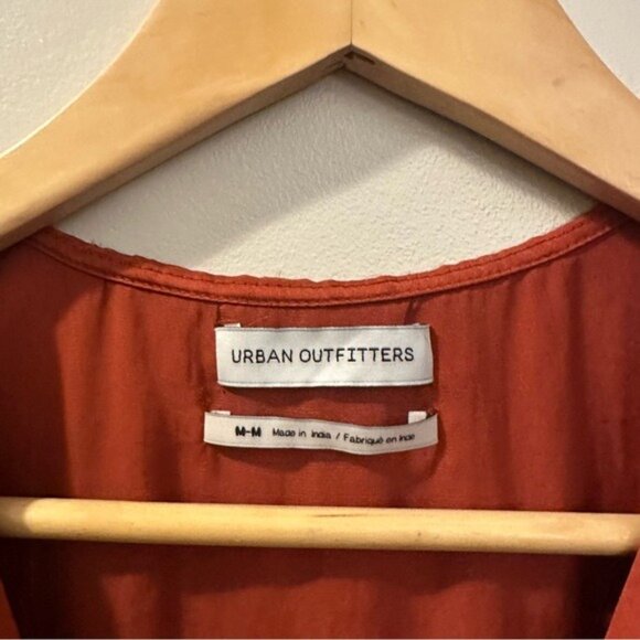 Urban Outfitters Rust Satin Wrap Dress Short Sleeve Size Medium Boho Autumncore - Picture 7 of 11